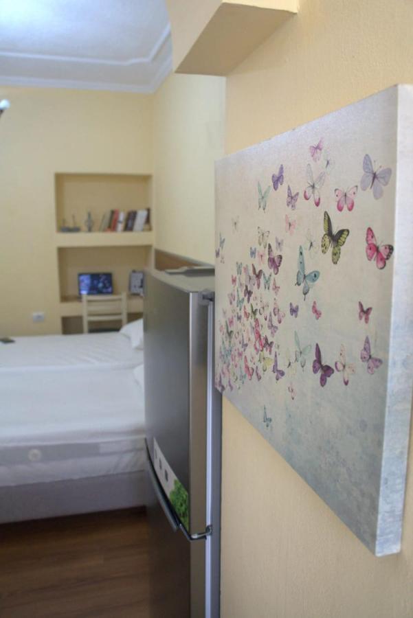 Alle'S M Shyri Studio Apartment Tirana Exterior photo